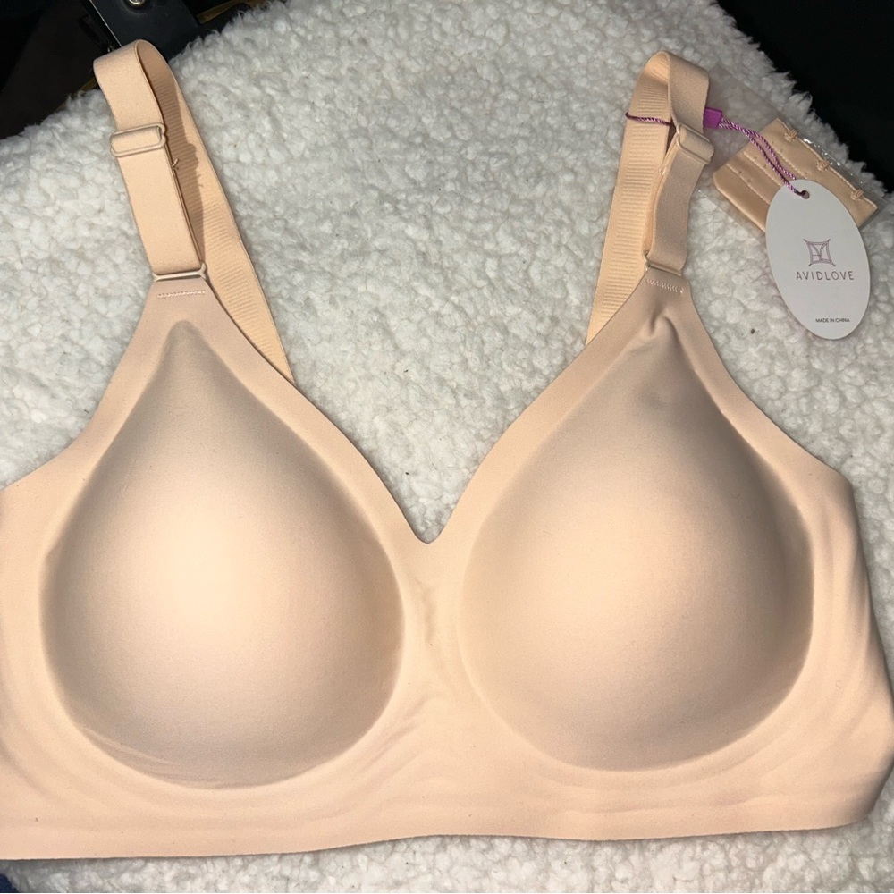 Avidlove Seamless Nude Wireless Bra Size S NWT